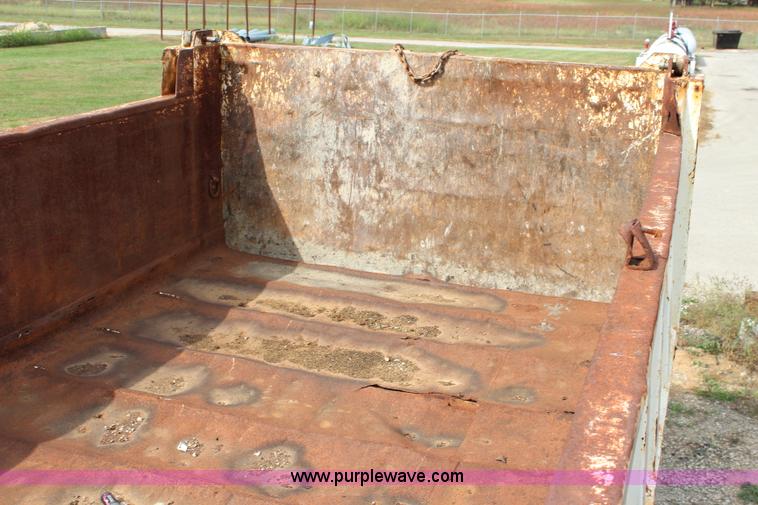 image for item L2473 1987 Ford L8000 dump truck