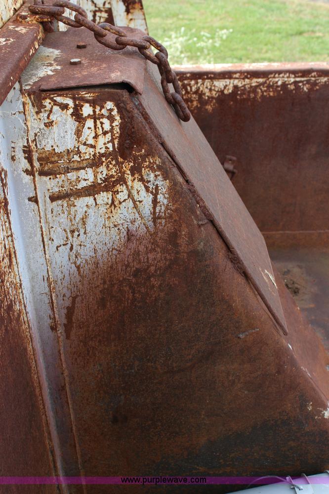 image for item L2473 1987 Ford L8000 dump truck