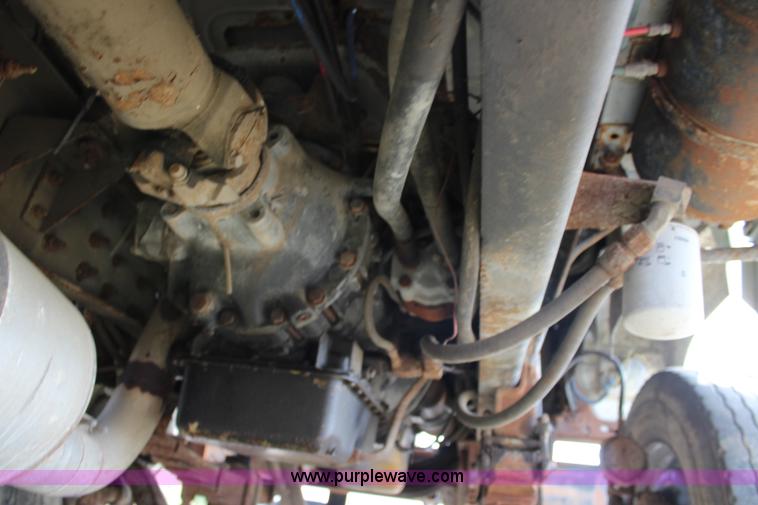 image for item L2473 1987 Ford L8000 dump truck