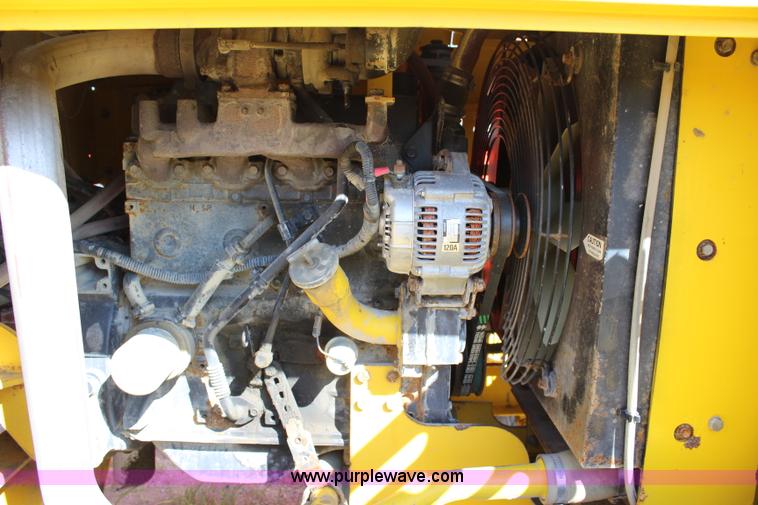 image for item L2479 2007 Superior DT80CT self propelled broom