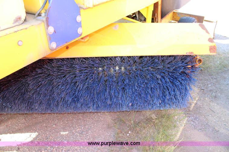 image for item L2479 2007 Superior DT80CT self propelled broom