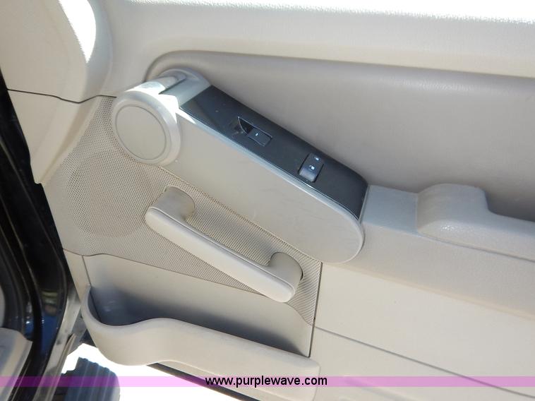 image for item L3500 2007 Ford Explorer XLT SUV