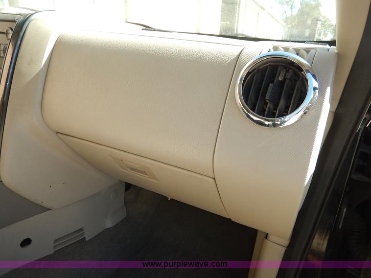 image for item L3500 2007 Ford Explorer XLT SUV