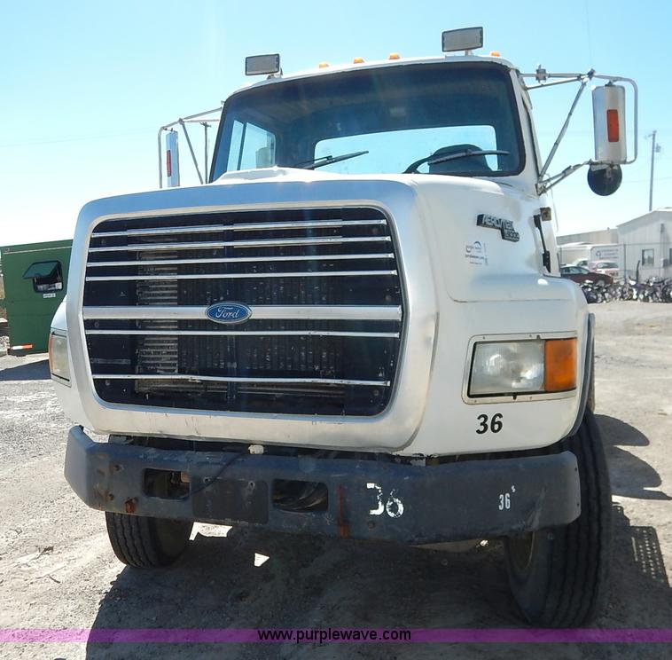 image for item L3506 1996 Ford LTA9000 AeroMax 106 semi truck