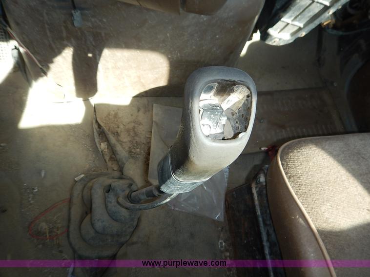 image for item L3506 1996 Ford LTA9000 AeroMax 106 semi truck