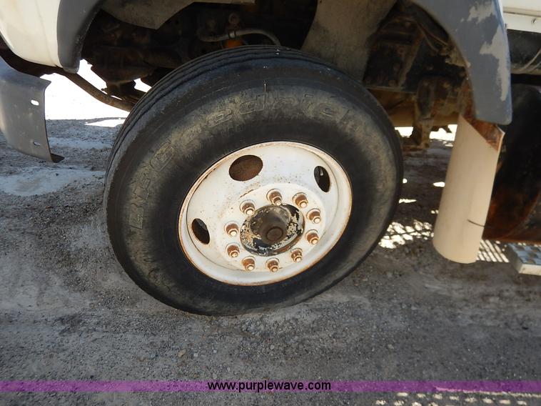 image for item L3506 1996 Ford LTA9000 AeroMax 106 semi truck