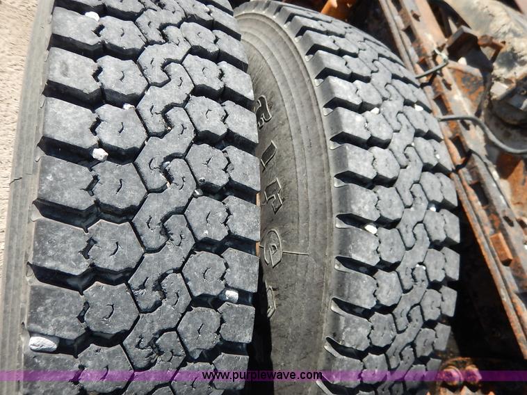 image for item L3506 1996 Ford LTA9000 AeroMax 106 semi truck