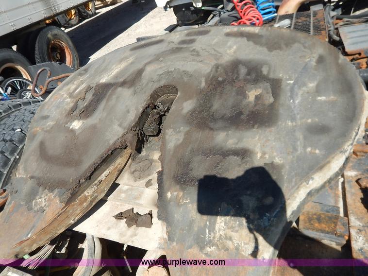 image for item L3506 1996 Ford LTA9000 AeroMax 106 semi truck