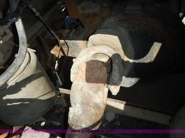 image for item L3506 1996 Ford LTA9000 AeroMax 106 semi truck