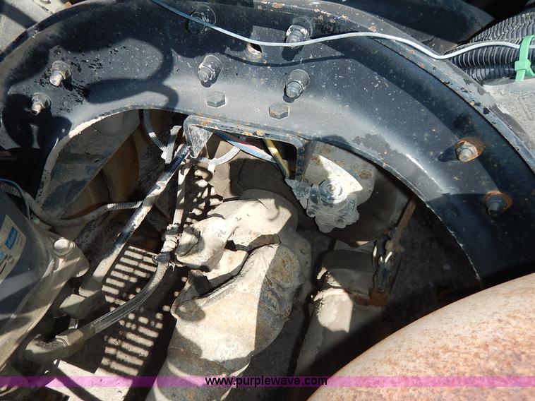 image for item L3506 1996 Ford LTA9000 AeroMax 106 semi truck