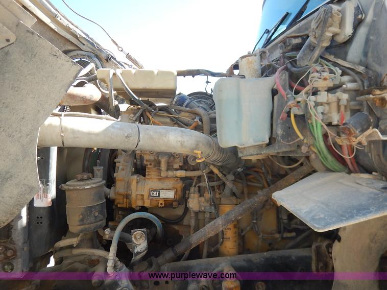 image for item L3506 1996 Ford LTA9000 AeroMax 106 semi truck