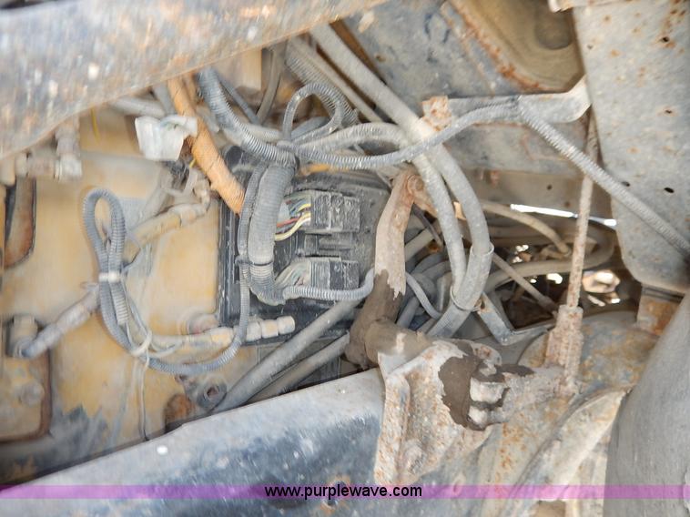 image for item L3506 1996 Ford LTA9000 AeroMax 106 semi truck