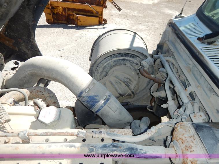 image for item L3506 1996 Ford LTA9000 AeroMax 106 semi truck