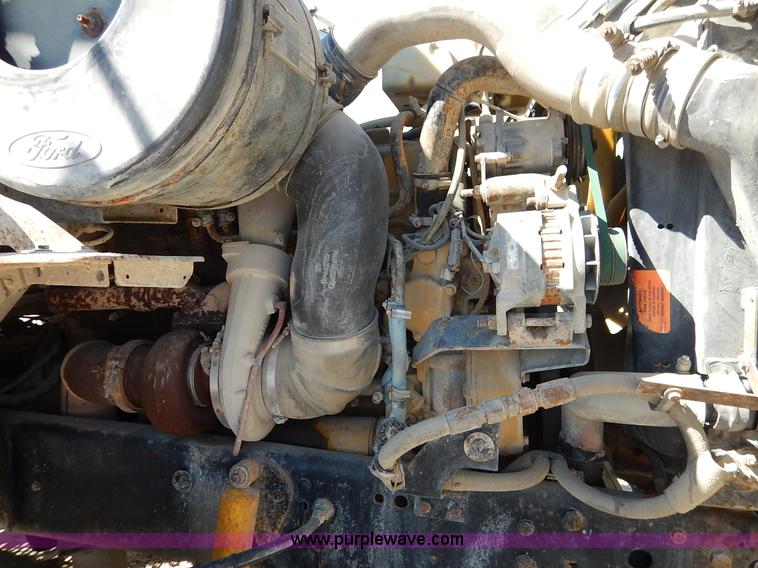 image for item L3506 1996 Ford LTA9000 AeroMax 106 semi truck