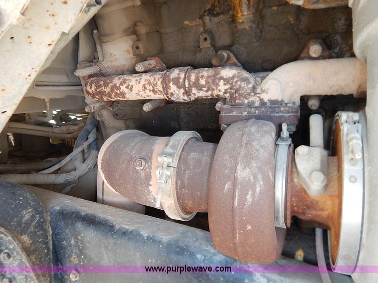 image for item L3506 1996 Ford LTA9000 AeroMax 106 semi truck