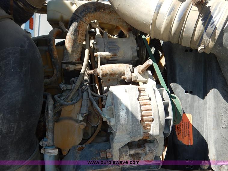 image for item L3506 1996 Ford LTA9000 AeroMax 106 semi truck