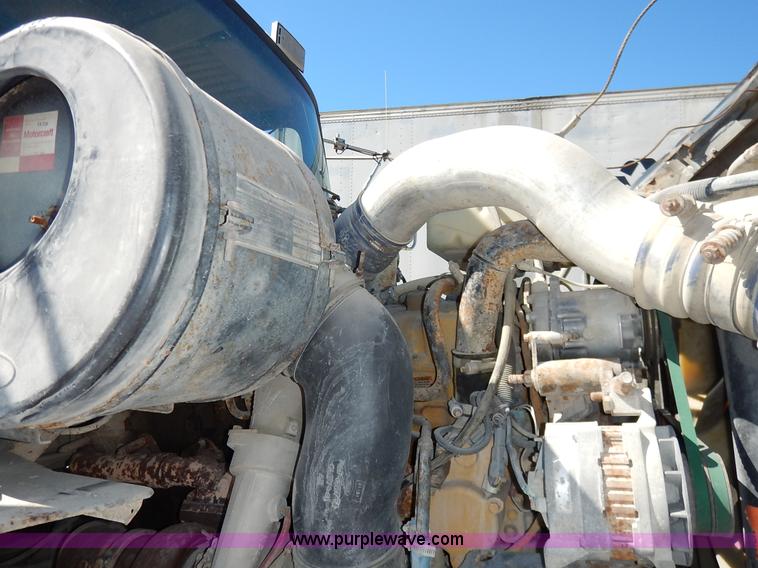 image for item L3506 1996 Ford LTA9000 AeroMax 106 semi truck