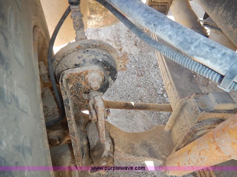 image for item L3506 1996 Ford LTA9000 AeroMax 106 semi truck