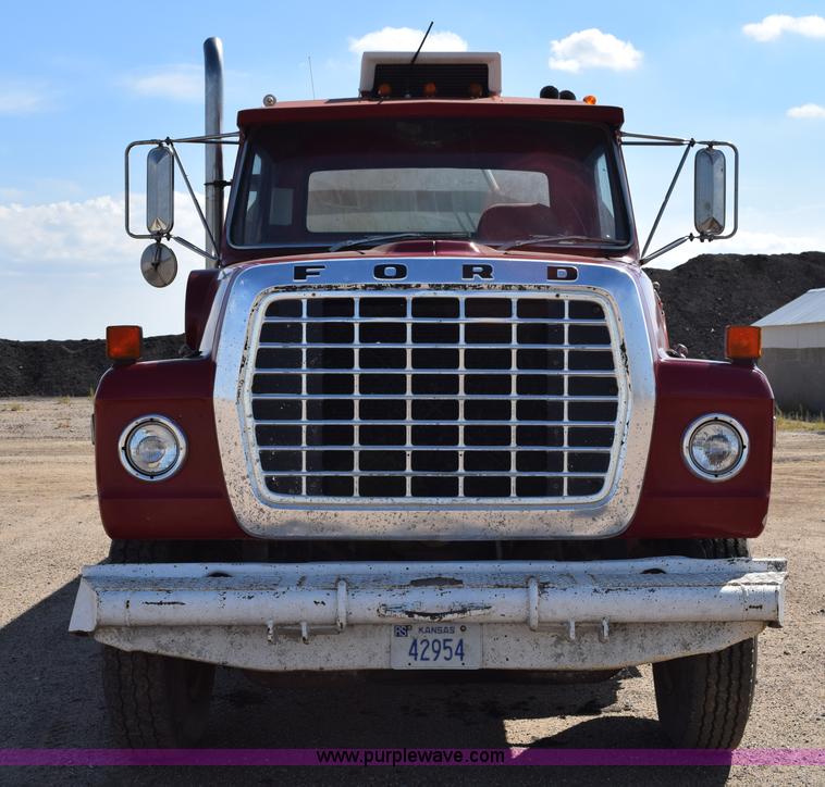 image for item L5006 1980 Ford 8000 water truck