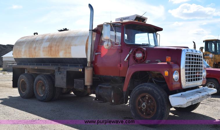 image for item L5006 1980 Ford 8000 water truck