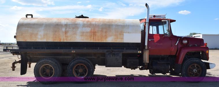 image for item L5006 1980 Ford 8000 water truck