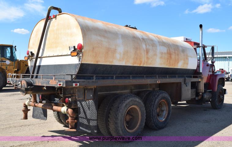 image for item L5006 1980 Ford 8000 water truck