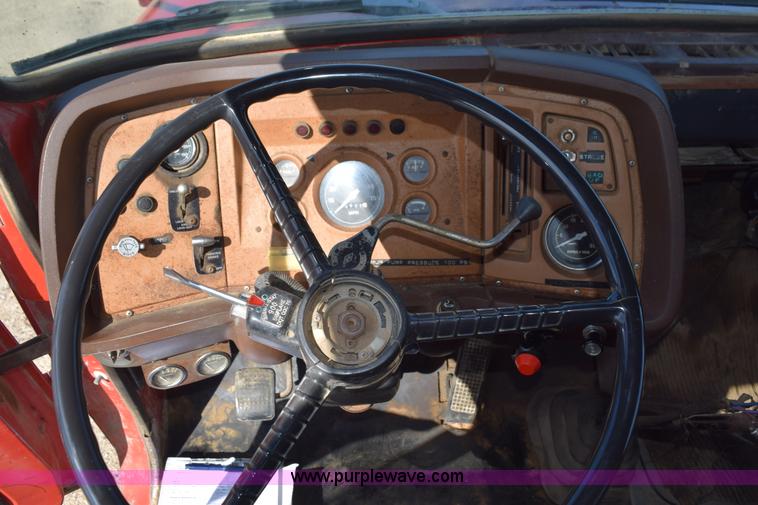 image for item L5006 1980 Ford 8000 water truck