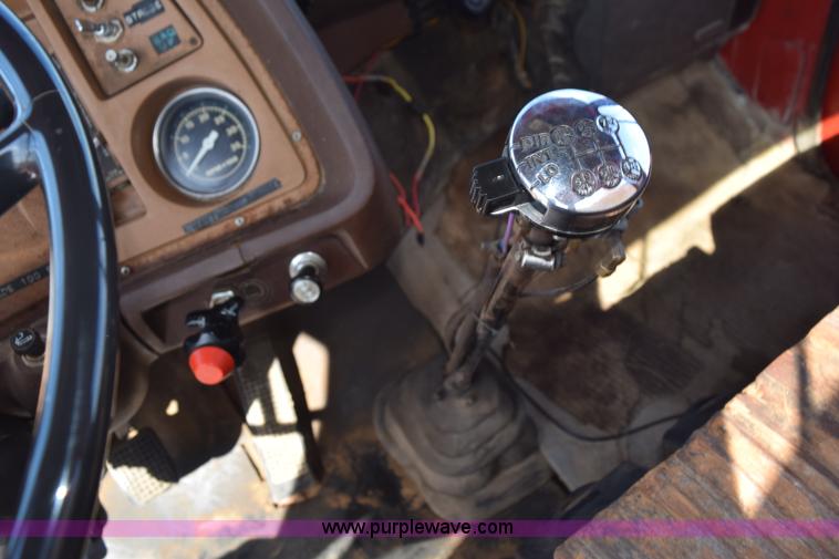 image for item L5006 1980 Ford 8000 water truck