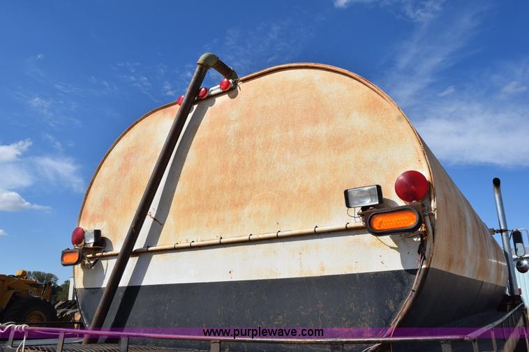 image for item L5006 1980 Ford 8000 water truck