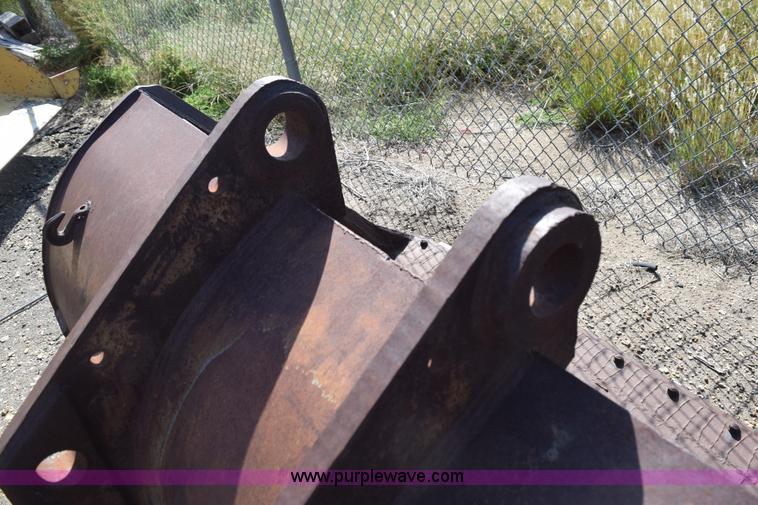 image for item L5010 Excavator bucket