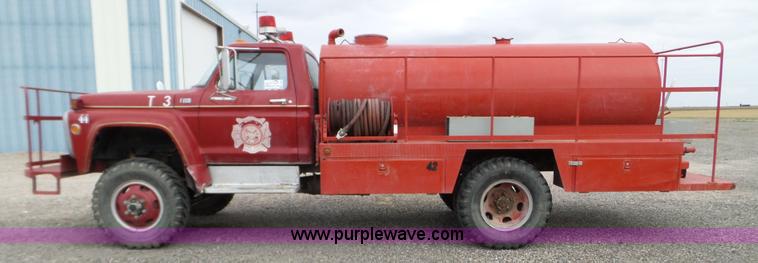 image for item L5086 1979 Ford F600 tank truck