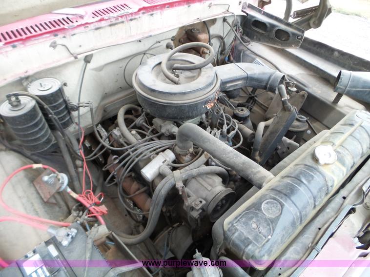 image for item L5086 1979 Ford F600 tank truck