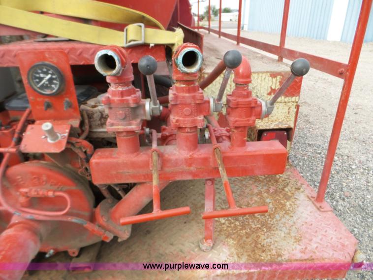 image for item L5086 1979 Ford F600 tank truck