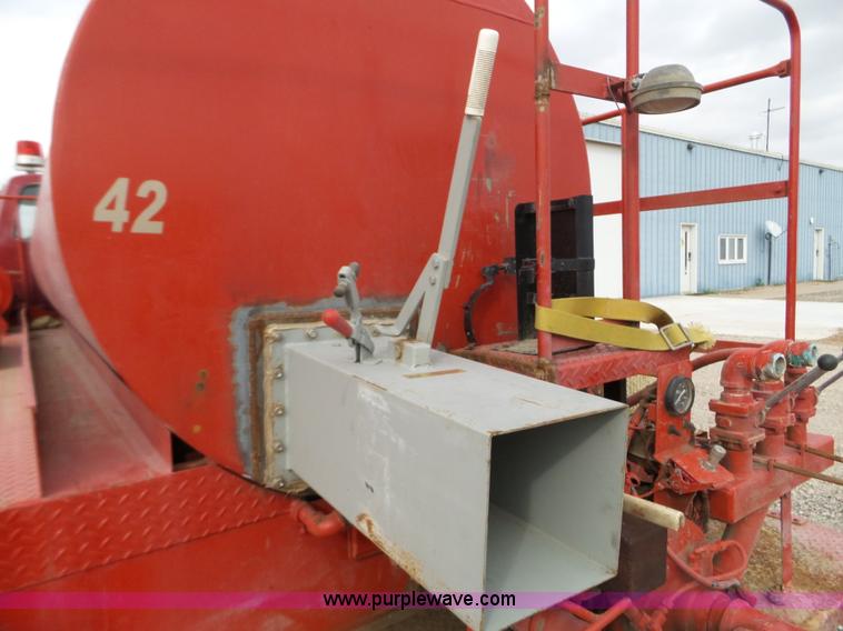 image for item L5086 1979 Ford F600 tank truck