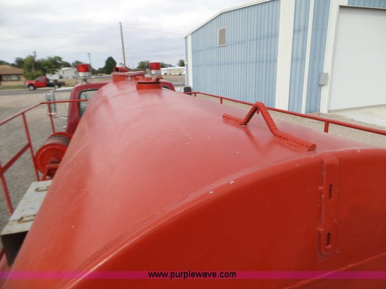 image for item L5086 1979 Ford F600 tank truck