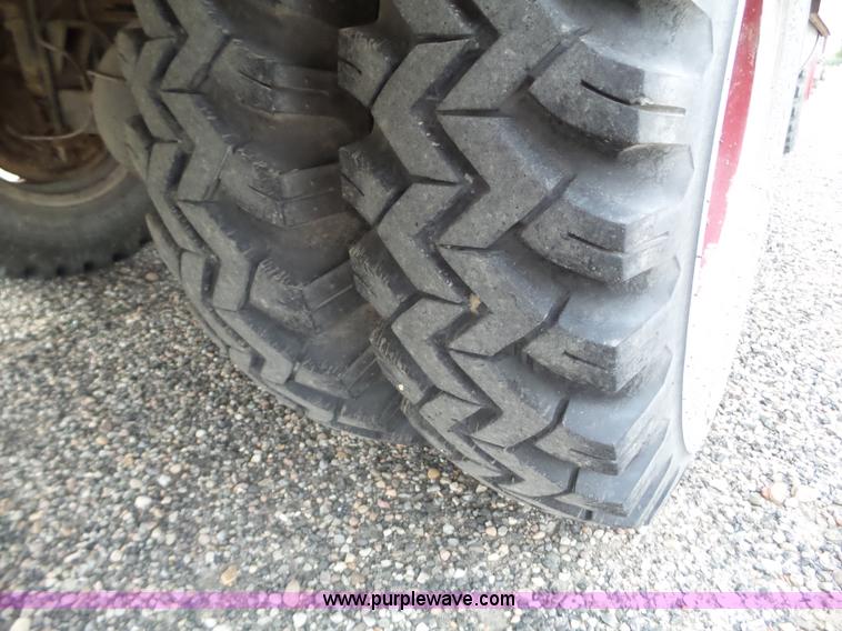 image for item L5086 1979 Ford F600 tank truck