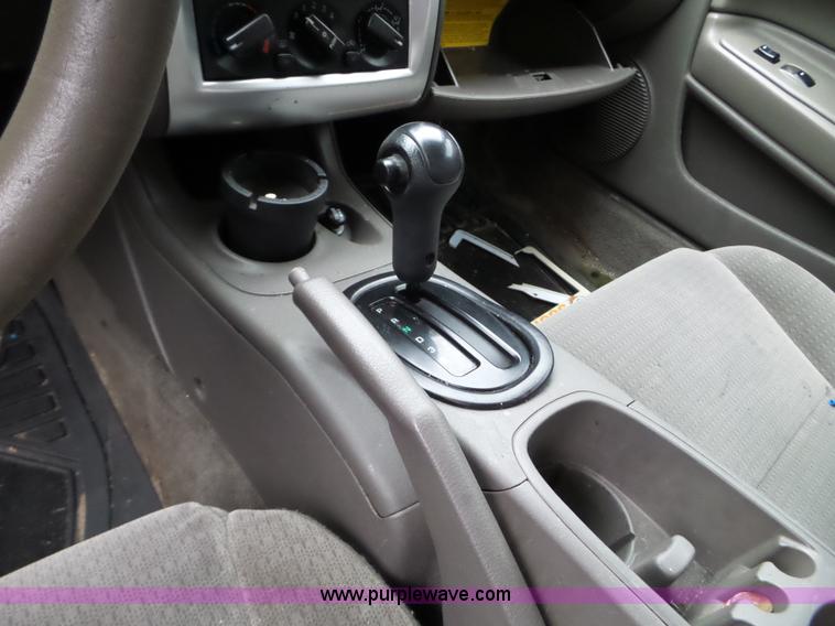 image for item L5093 2004 Dodge Stratus SXT