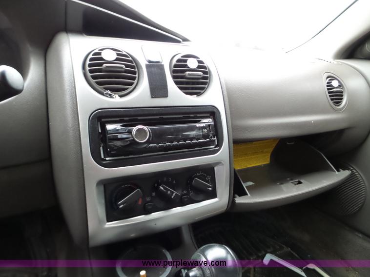 image for item L5093 2004 Dodge Stratus SXT