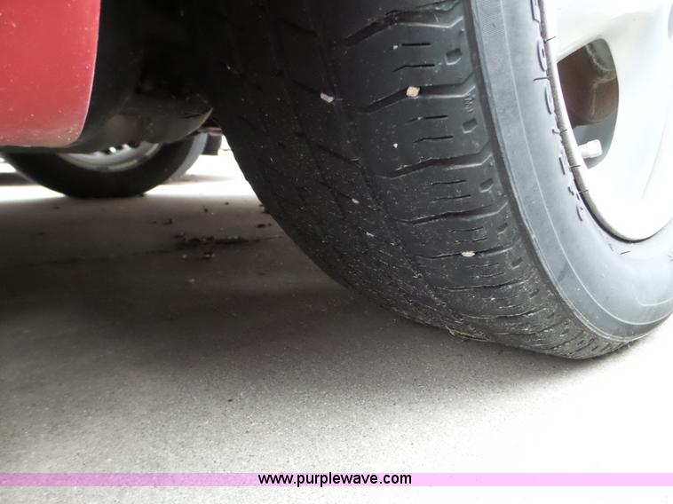 image for item L5093 2004 Dodge Stratus SXT