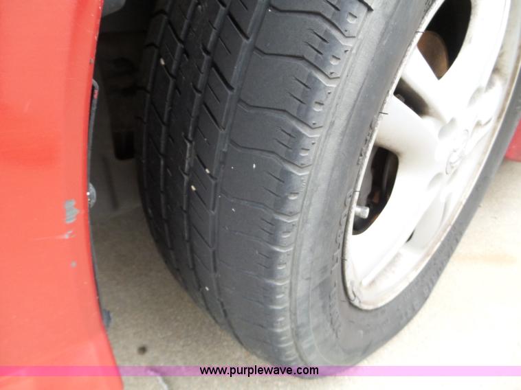 image for item L5093 2004 Dodge Stratus SXT