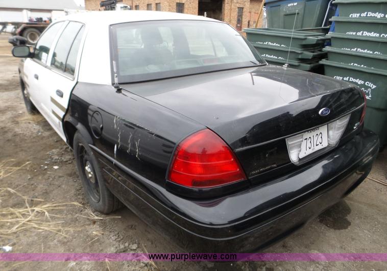 image for item L5095 2010 Ford Crown Victoria Police Interceptor