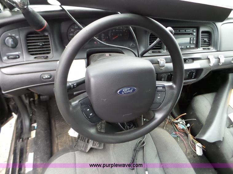 image for item L5095 2010 Ford Crown Victoria Police Interceptor