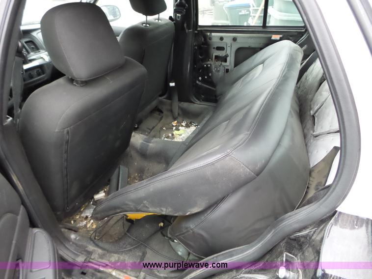 image for item L5095 2010 Ford Crown Victoria Police Interceptor