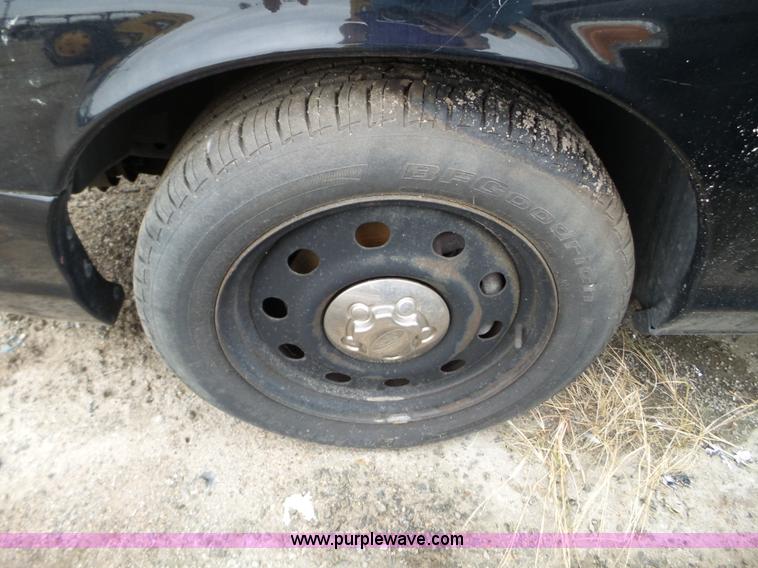 image for item L5095 2010 Ford Crown Victoria Police Interceptor