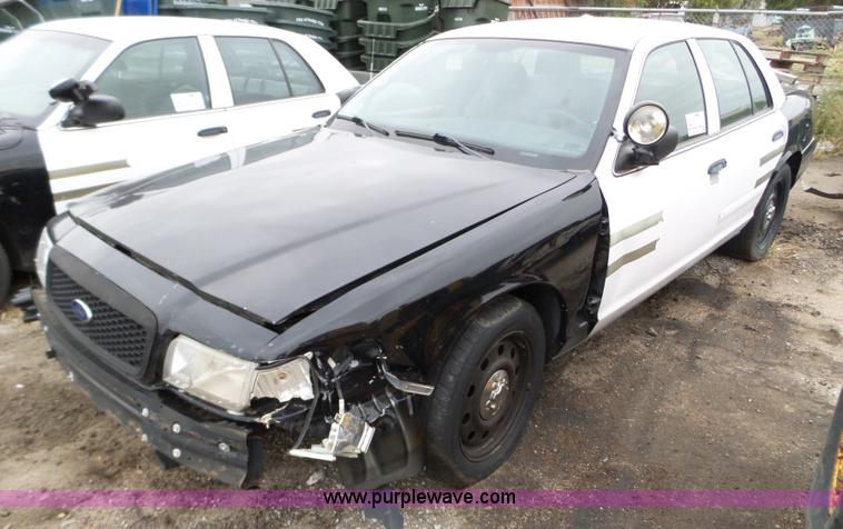 image for item L5096 2008 Ford Crown Victoria Police Interceptor
