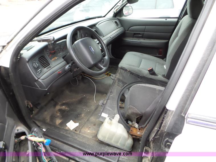 image for item L5096 2008 Ford Crown Victoria Police Interceptor