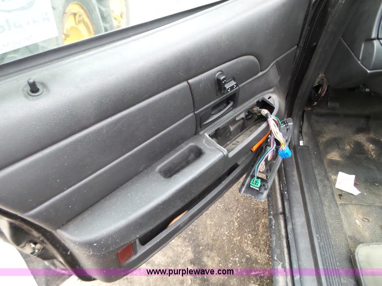 image for item L5096 2008 Ford Crown Victoria Police Interceptor