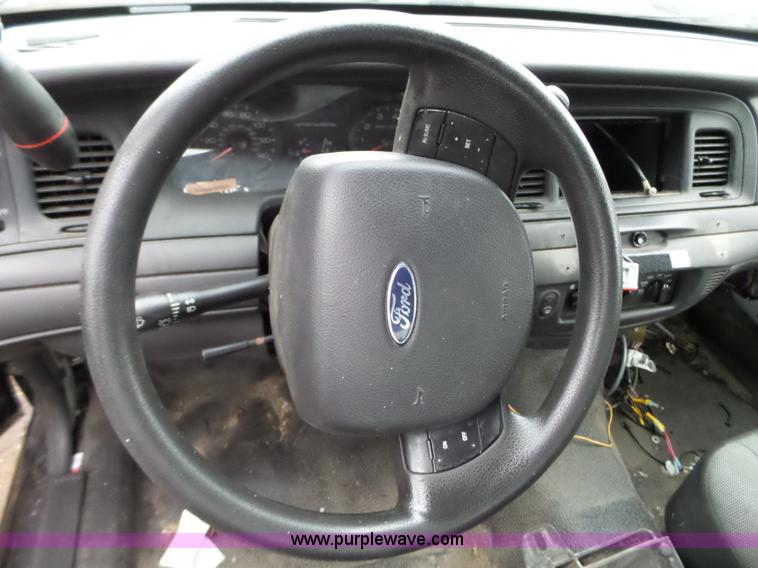 image for item L5096 2008 Ford Crown Victoria Police Interceptor