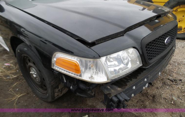 image for item L5096 2008 Ford Crown Victoria Police Interceptor