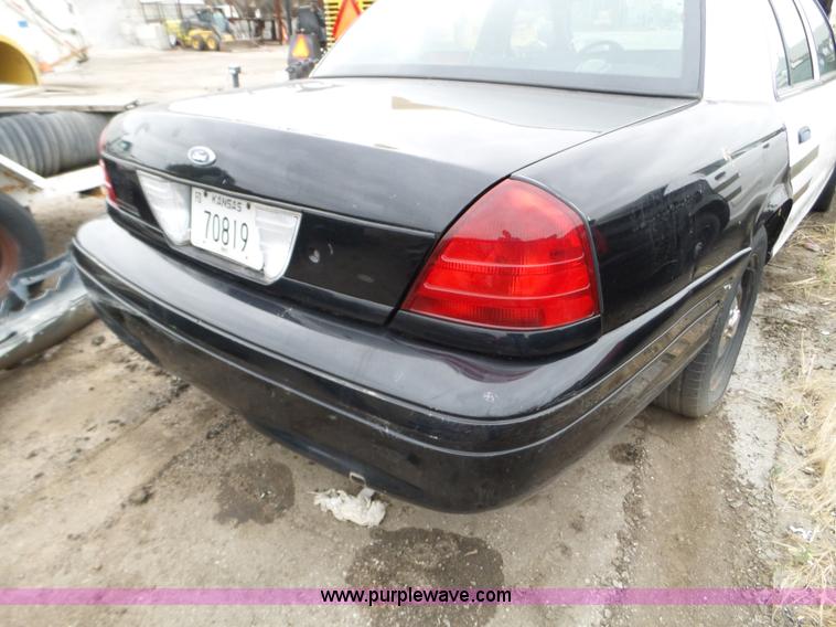 image for item L5096 2008 Ford Crown Victoria Police Interceptor